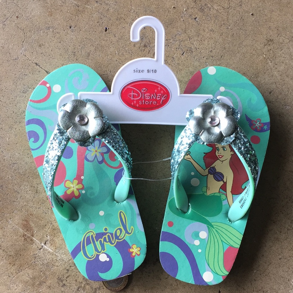 Sparkling flip flop for a little girl